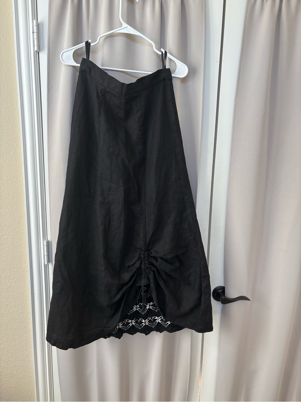 SEIBENSTEIN Vintage Linen High-Low Black Skirt with Lace Trim